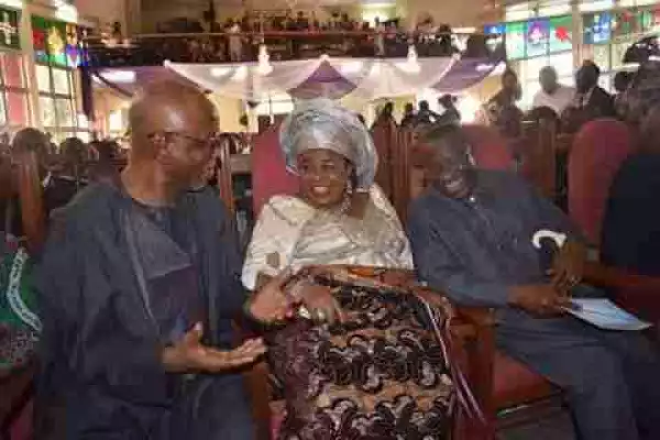 Caption This Photo Of Oyegun With Patience & Goodluck Jonathan At Ekwueme